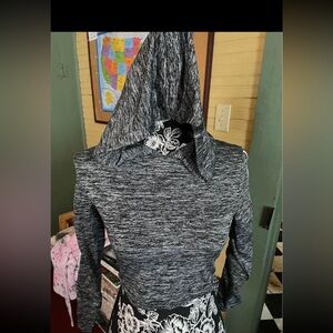 Boomboom Jeans Size Medium Women’s Crop Hoodie Athleticwear Blouse